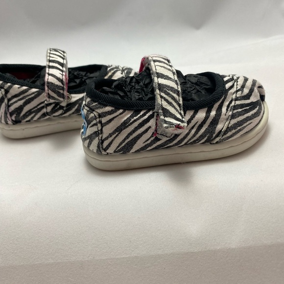Baby Zebra Toms Size T4 - Picture 3 of 6